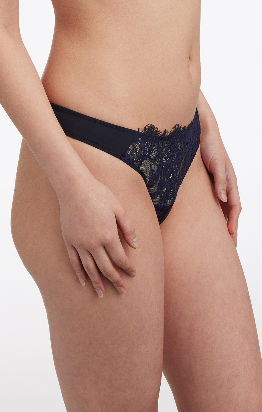 Skarlett Blue Entice Strengur